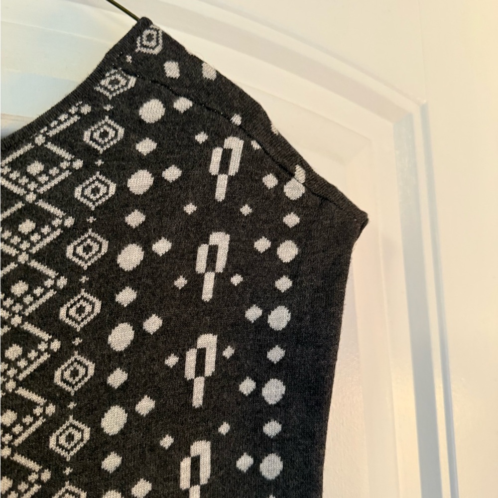 41 Hawthorn Dark Grey and White Geometric Midi Dress - Picture 10 of 11